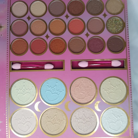 Kevin and Coco Eye and Face Palette* Girls Hello - Picture 6 of 7